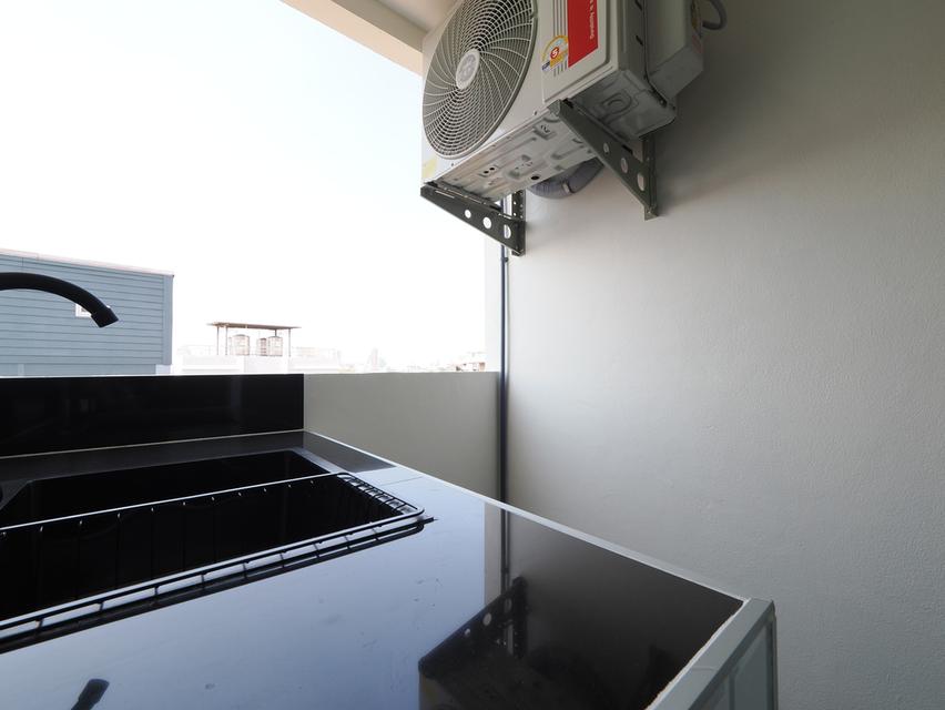 ขายราคาพิเศษ ธัชพล 2 คอนโดมิเนียม 20.5 ตร.ม. ชั้น 7 ห้องมุม วิวสวย ทำเลดีเยี่ยม ใจกลางเมือง เฟอร์นิเจอร์ครบ แอร์ ทีวี ตู้เย็น รีโนเวทใหม่ทั้งหลัง 12