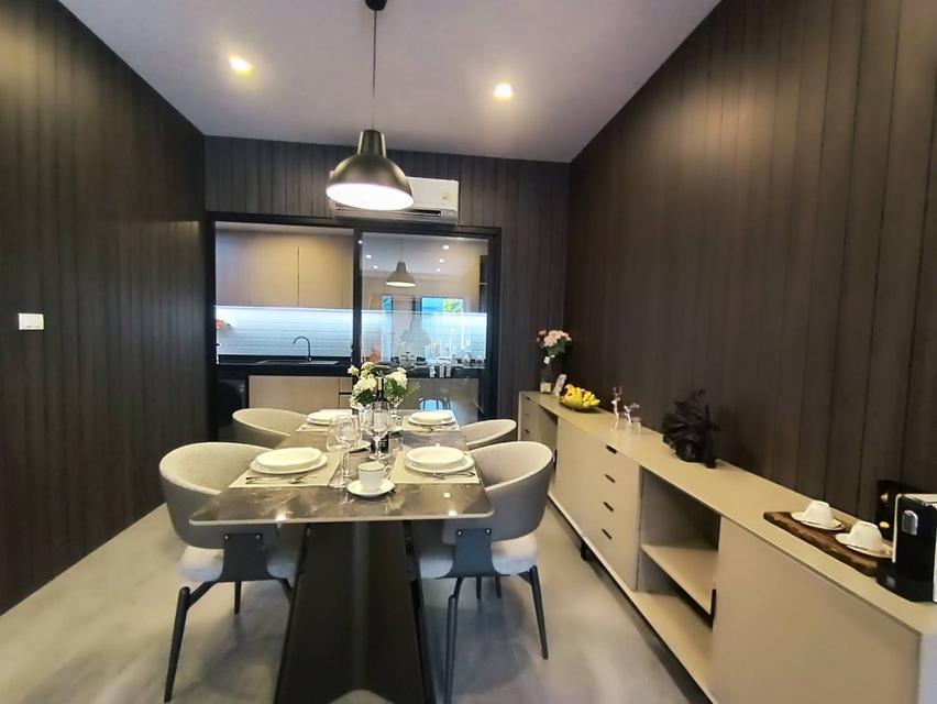 โปรแรงสุด! ทาวน์โฮม 3 ชั้น ใกล้ ม.เกษตร เริ่ม 7.48 ลบ ลด 3 แสน ฟรีแอร์+ครัว 5