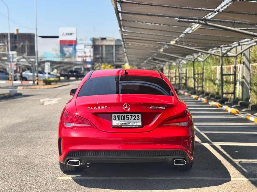 Mercedes Benz CLA 250 amg 8