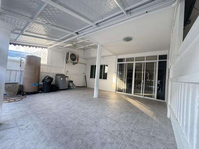 ทาวน์โฮมหมู่บ้านอยู่เจริญ รัชดาภิเษก ห้วยขวาง 5 ห้องนอน 2 ห้องน้ำ บ้านใหม่ ครื่องใช้ไฟฟ้าครบ พร้อมเข้าอยู่ 8