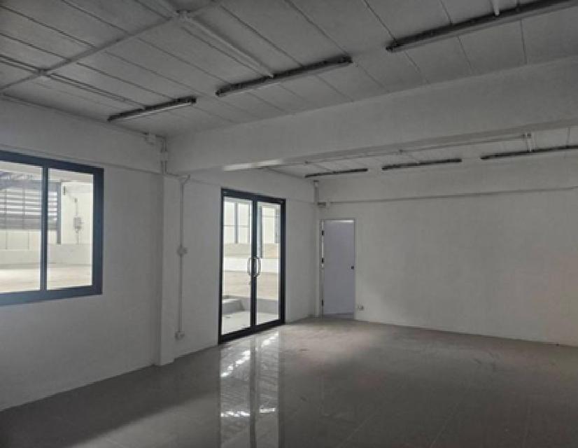 ให้เช่าโรงงาน / โกดัง พร้อมสำนักงาน พื้นที่สีม่วง พุทธมณฑล สาย 4 อ้อมน้อย กระทุ่มแบน พื้นที่ 1680 ตารางเมตร 8