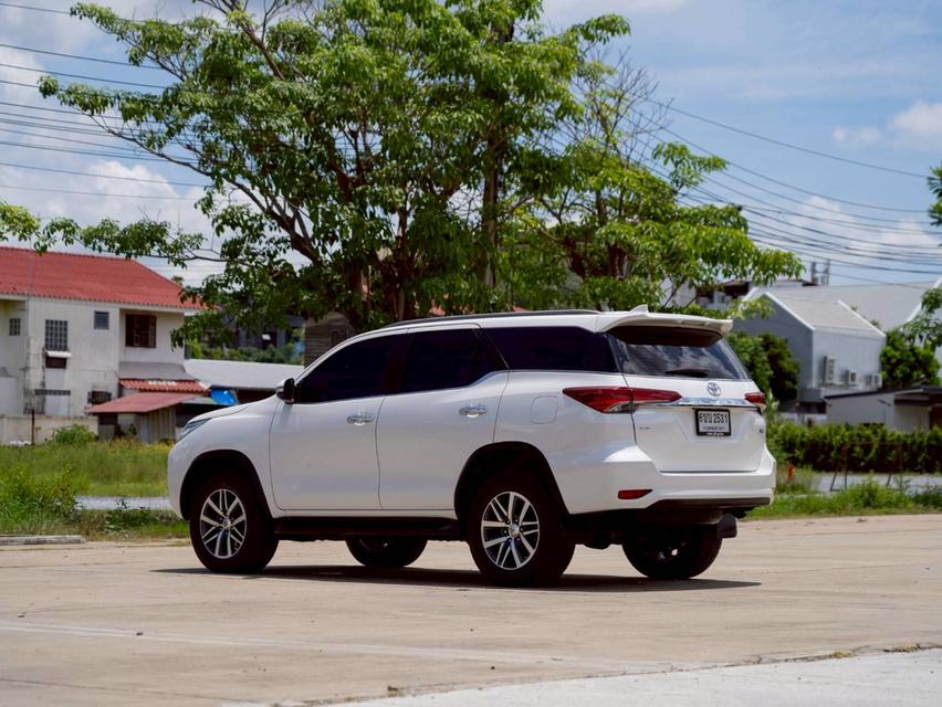 TOYOTA FORTUNER 2.8V 4WD ปี 2016