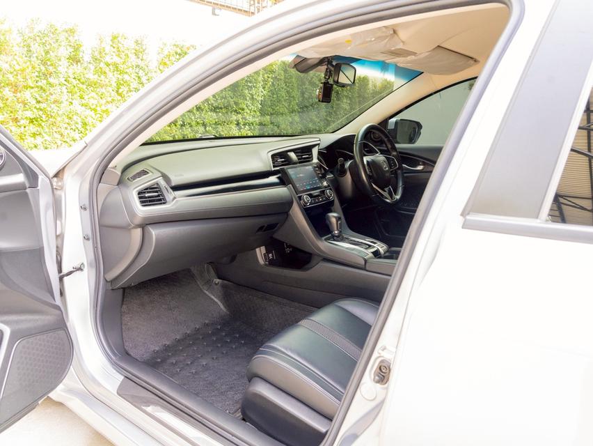 Honda Civic FC 1.8 EL ปี 2019 10