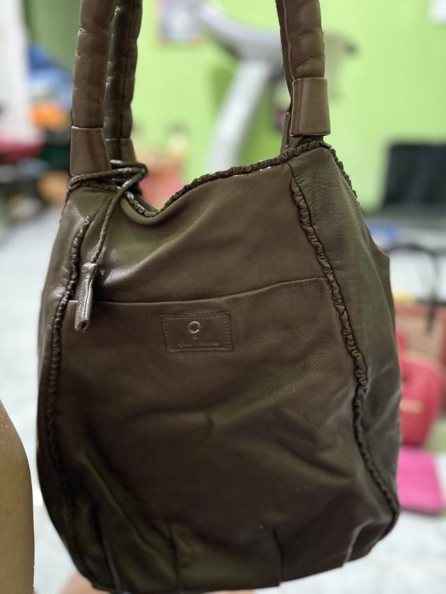 กระเป๋าหนังสะพายของสุภาพสตรี 2