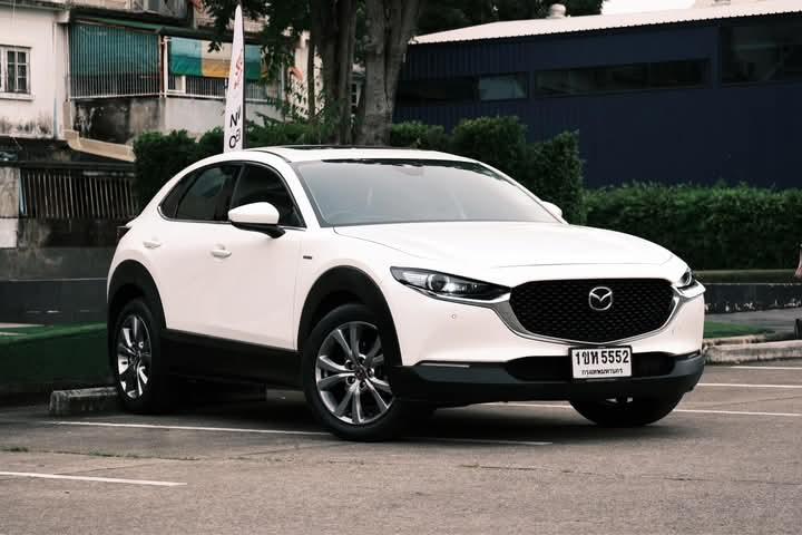 Mazda CX-30 สีขาว