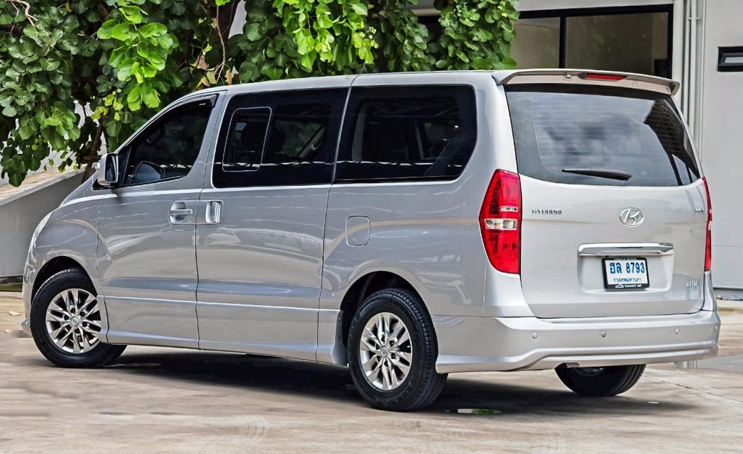 2015 HYUNDAI H1 ELITE 2.5
