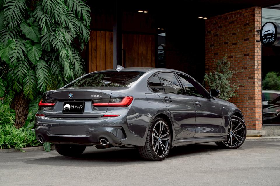 BMW 330e M Sport Plug-in Hybrid ปี 2021 🛒 เข้าใหม่ 56,xxx km. งานดีสีหายาก พร้อม BSI Warranty🩶