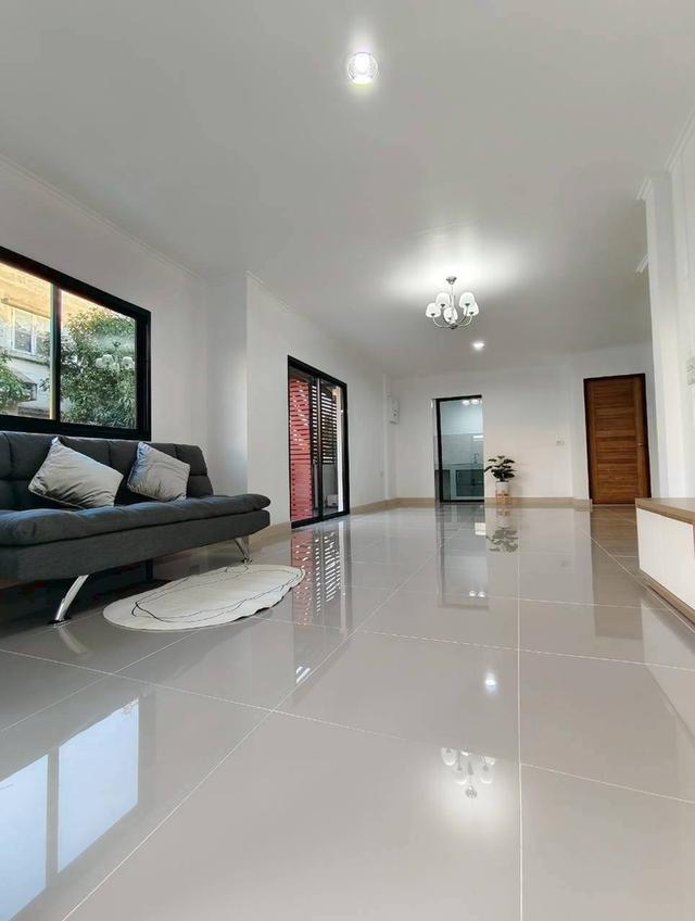 หมู่บ้านบุศรินทร์บ้านกล้วย 9