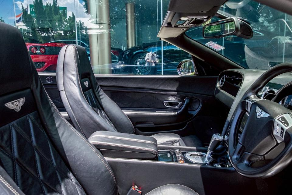 Bentley Continental GTC Speed 2010 สีดำ รถแท้นำเข้าแบบ 32 เล่มลงตรงรุ่น gtc รูปที่ 12