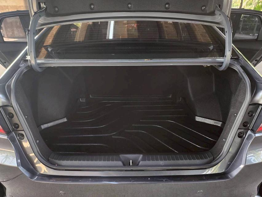 TOYOTA YARIS ATIV 1.2 PREMIUM LUXURY AT ปี 2024 รถสวยมือเดียว ไมล์น้อย 20