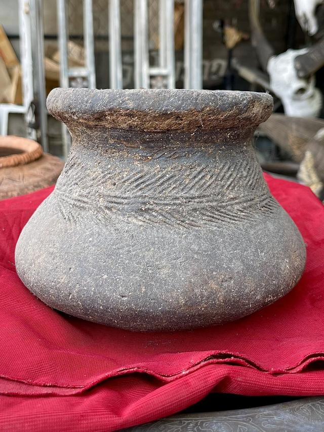 หม้อดินเผาบ้านเชียง เครื่องปั้นดินเผาโบราณ ภาชนะดินเผาบ้านเชียง