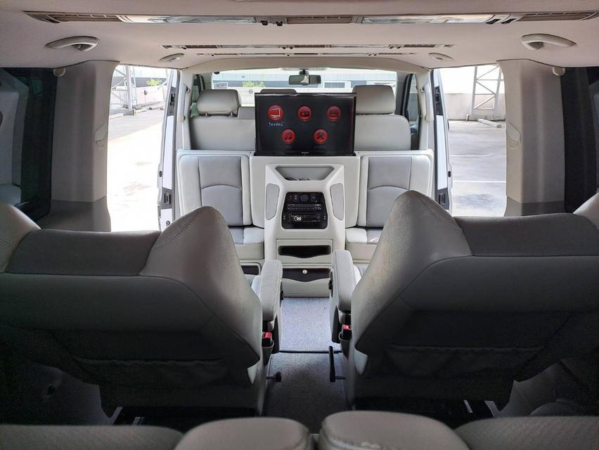 VOLKSWAGEN CARAVELLE 2.0 TDI ปี2014 สีขาว 11