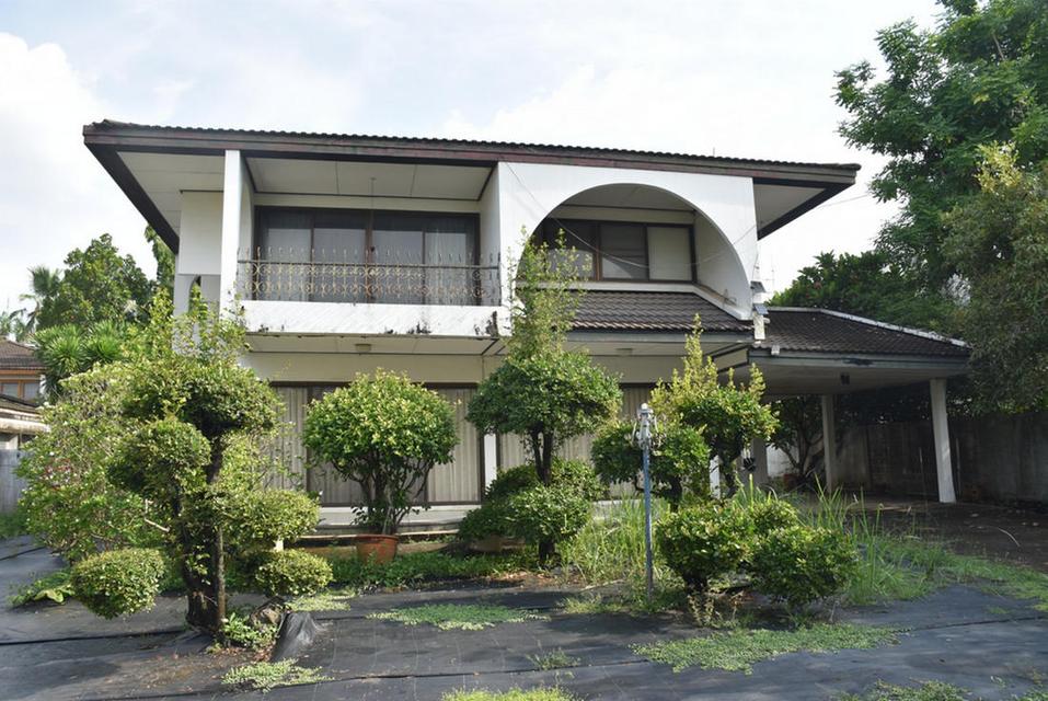 หมู่บ้านปัญญา พัฒนาการ เขตสวนหลวง ขายบ้านพร้อมที่ดิน 160 ตารางวา ติดถนนเมนหลัก ทำเลใกล้ BTS อ่อนนุช 2