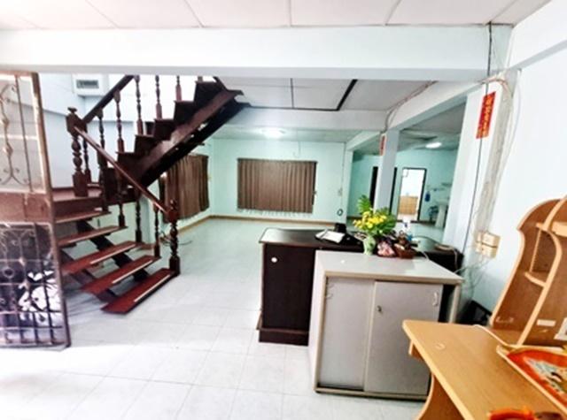 พร้อมเฟอร์ บ้านเดี่ยว 2 ชั้น 47 ตร.วา.207 ตร.ม.2 น้ำ 3 แอร์ ย่านรัชดา ห้วยขวาง รร.นานาชาติเคไอเอส 900 ม.4 นอน 4