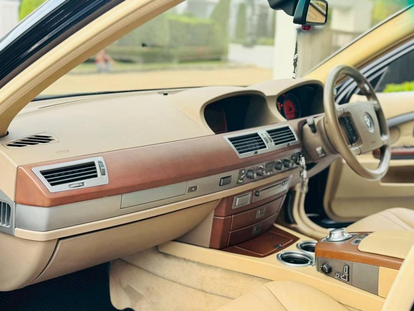 BMW 730Li ( E66 ) 14