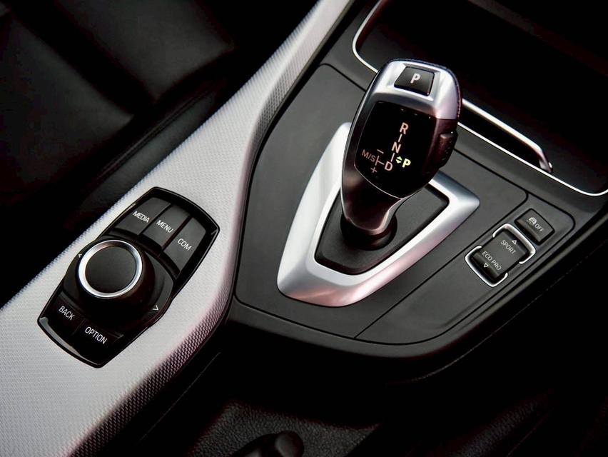 รหัสรถ PR3320 BMW F20 118i M-Sport Package ปี 2019  8