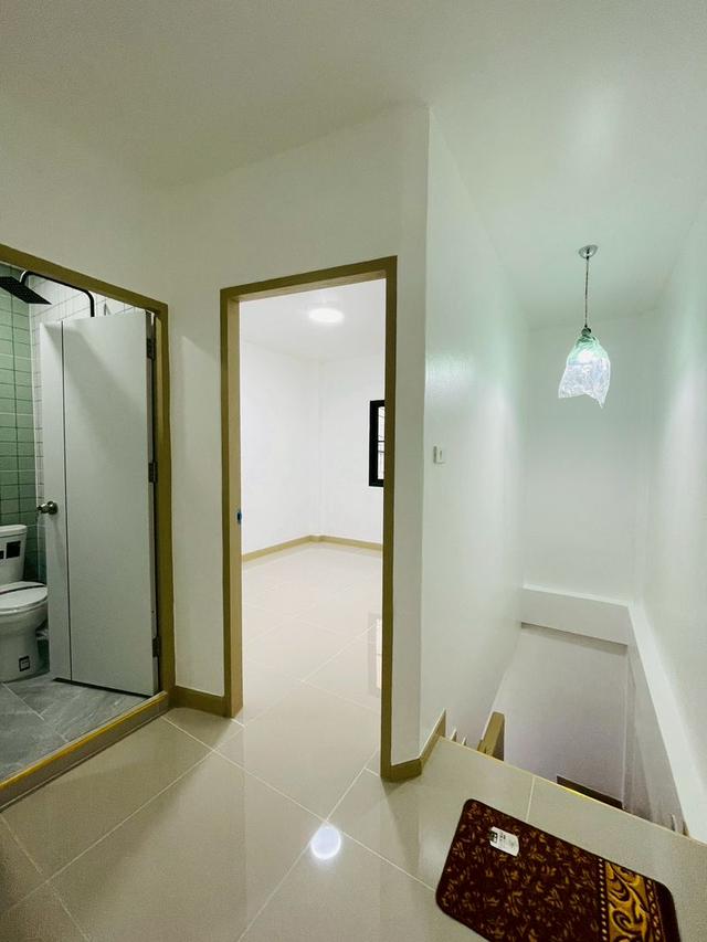 หมู่บ้านร่มเงาไม้  ถนนวัดลาดปลาดุกทาวน์เฮ้าส์ 2 ชั้น หลังมุม ถนนเมน ตกแต่งใหม่พร้อมอยู่  เปลี่ยนระบบไฟใหม่ทั้งหลัง /ค้าขายได้/เพิ่มพื้นที่ใช้สอย 16