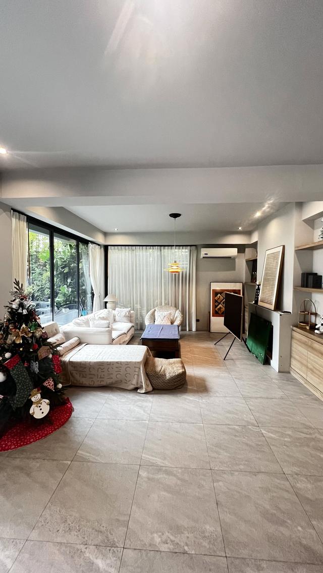 ขายด่วน! บ้านเดี่ยวไซส์ใหญ่ 86 ตร.ว. (พื้นที่ใช้สอย 250 ตร.ม.) พร้อมสระว่ายน้ำส่วนตัว ทำเลทอง ซอยปรีดี พนมยงศ์ 15 แยก 2 5