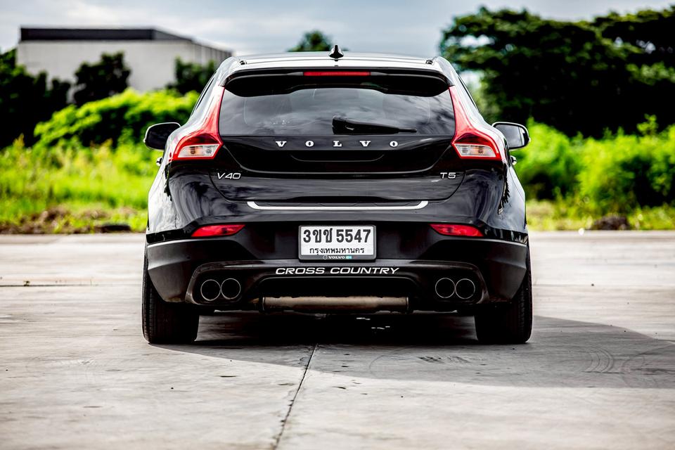 Volvo V40 T5 Cross Country 2.0 Turbo T5 ปี 2015 สีดำ ของแต่งหลักแสน 7