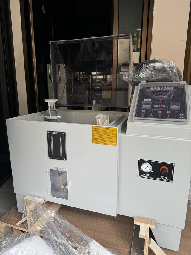 เครื่องทดสอบ Salt Spray ความคงทนต่อละอองน้ำเกลือ (Salt Spray Tester)