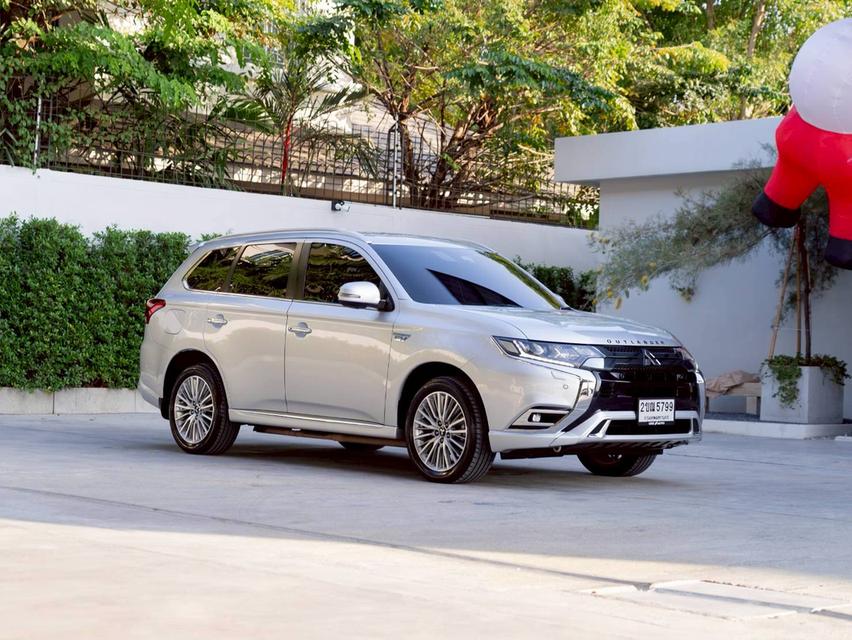 Mitsubishi Outlander Phev 2.4 GT Premium 4wd ปี 2021♨️ #ประกันเครื่องเกียร์3ปี / 30,000 km. ♨️ 5