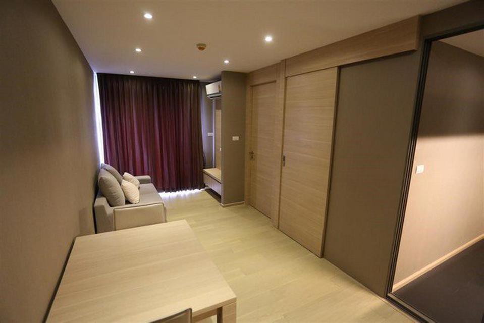 For rent : KLASS SILOM CONDO Fully Furnished 1 bedroom 33 sq.m. Best Floor and Best View Room 1