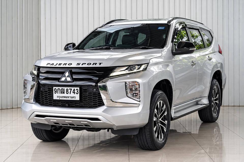 Mitsubishi Pajero 2.4GT ปี19