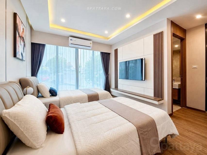 For Sale — Pool Villa near Jomtien BeachSpecial price pool villa in Soi Chaiyapruek, 1.5 km Jomtien Beach. Land size: 93.5 sq.wah 236 sq.m. 4 bedrooms 14