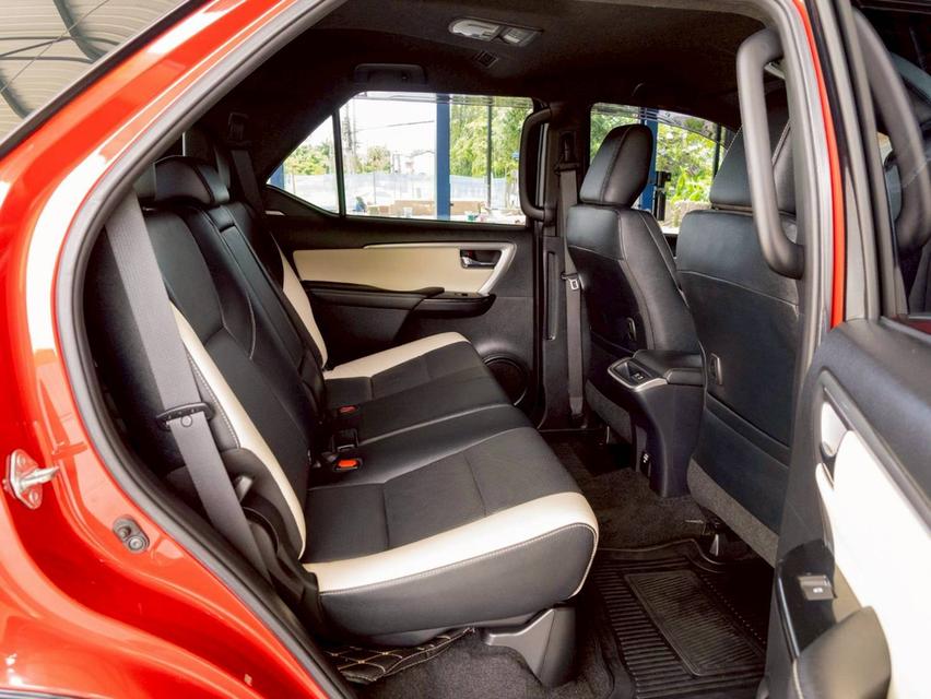 TOYOTA FORTUNER 2.8 LEGENDER 4WD ปี 2021 รถบ้าน เจ้าของเดียว 16