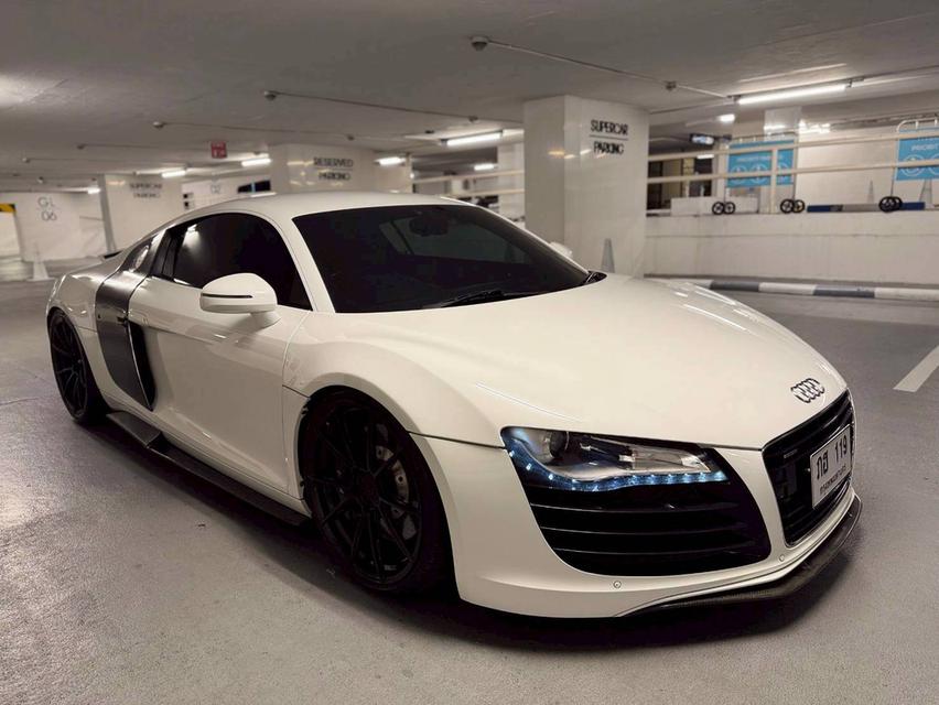 R8 V8 coupe ปี10 minor