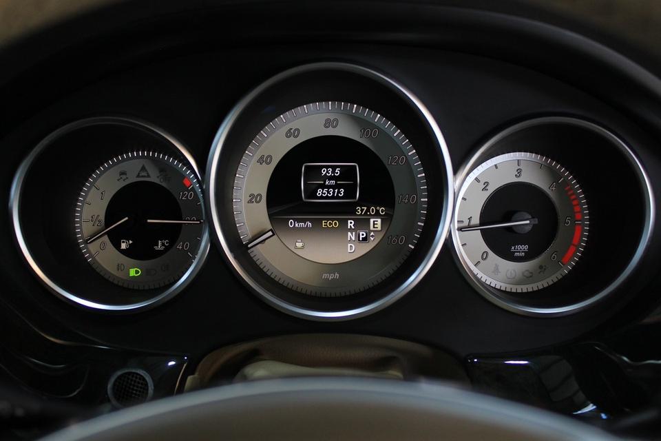 รหัสรถ JRS9241 หล่อขนาดนี้จะอดใจไหวหรอ กับ Benz CLS 250CDI 2012 12