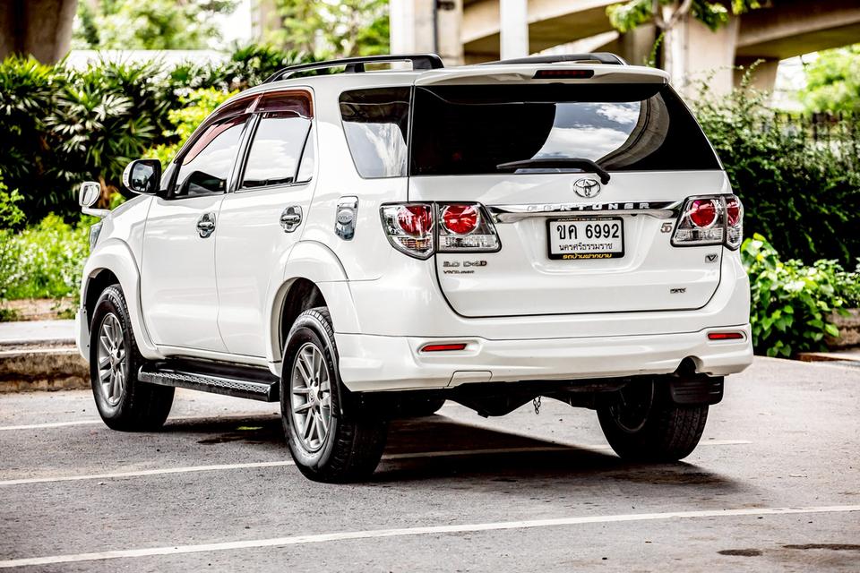 TOYOTA FORTUNER 3.0V ภายในดำ สีขาว ปี 2012 เกียร์ออโต้  9