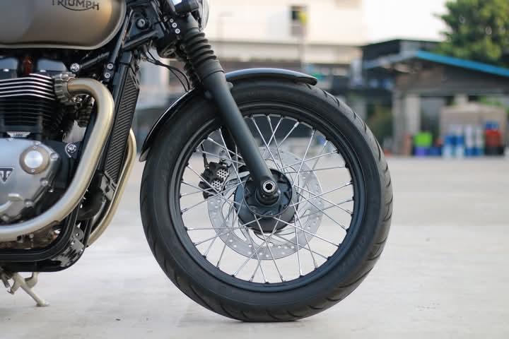 Triumph Bonneville Bobber สภาพนางฟ้า 6