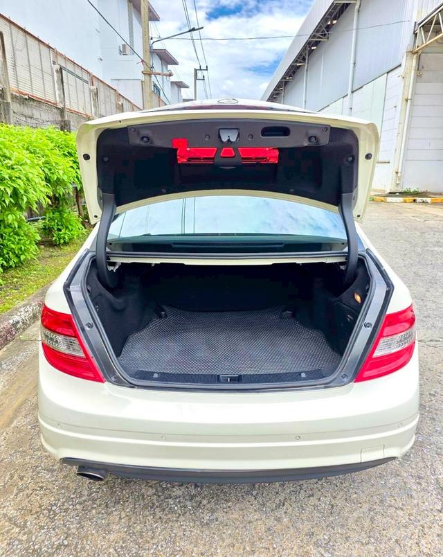 Benz C200 CGI Amg สีขาว ปี 2010 ไมล์ 150,000 7