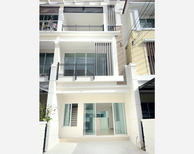 บ้านกลางเมือง เออร์บาเนี่ยน เกษตร-นวมินทร์ 2 แบบ 3 ห้องนอน 3 ห้องน้ำ ใกล้รถไฟฟ้าสีชมพู ลาดปลาเค้า