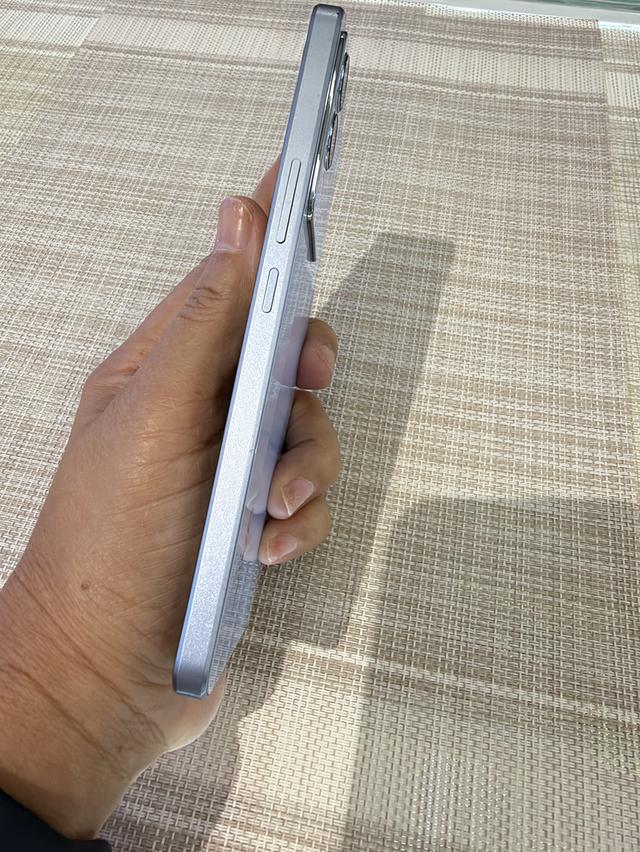 VIVO V29e แรม12 ฝาหลังร้าวไม่มีผลต่อการใช้งาน รูปที่ 3