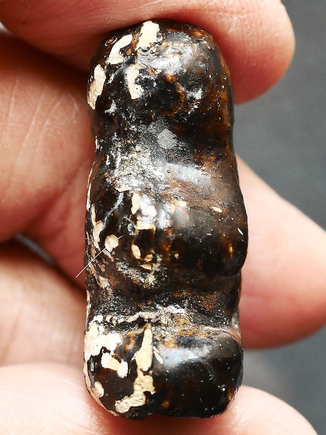 พระปิดตาหลวงพ่อทองสุข วัดสะพานสูง พิมพ์ชลูด....เก่า เนื้อจัดๆ 9