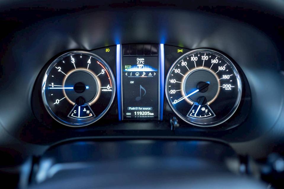 TOYOTA FORTUNER 2.8 V 4WD ปี 2016 สีดำ โฉม ปี15-ปัจจุบัน รูปที่ 16