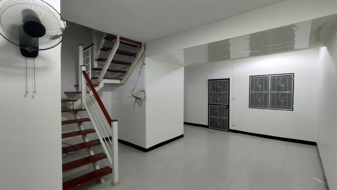 บ้านทาวเฮ้าส์  16ตรว.  ขายตามสภาพ เจ้าของขายเอง 1,490,000 บาท 3