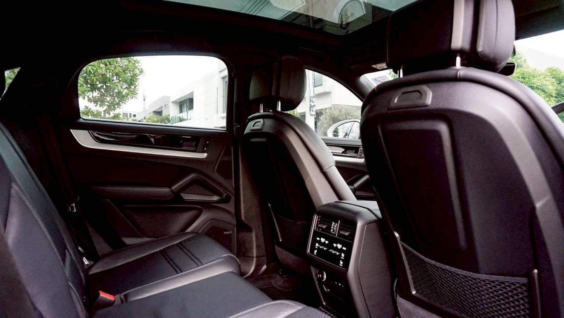 Cayenne S Coupe E-Hybrid (CKD) 12
