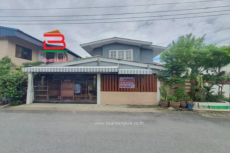 บ้านเดี่ยว หมู่บ้าน ปิ่นเจริญ 1 (ซอยสรณคมน์ 19) เนื้อที่ 30 ตรว. ใกล้สนามบินดอนเมือง ถนนสรงประภา แขวงสีกัน เขตดอนเมือง กรุงเทพฯ 1