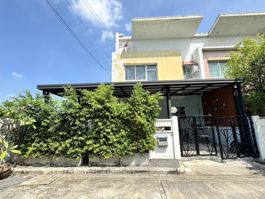 ขายด่วนทาวโอมหลังใหญ่ มบ.ไอดีไซน์ 15