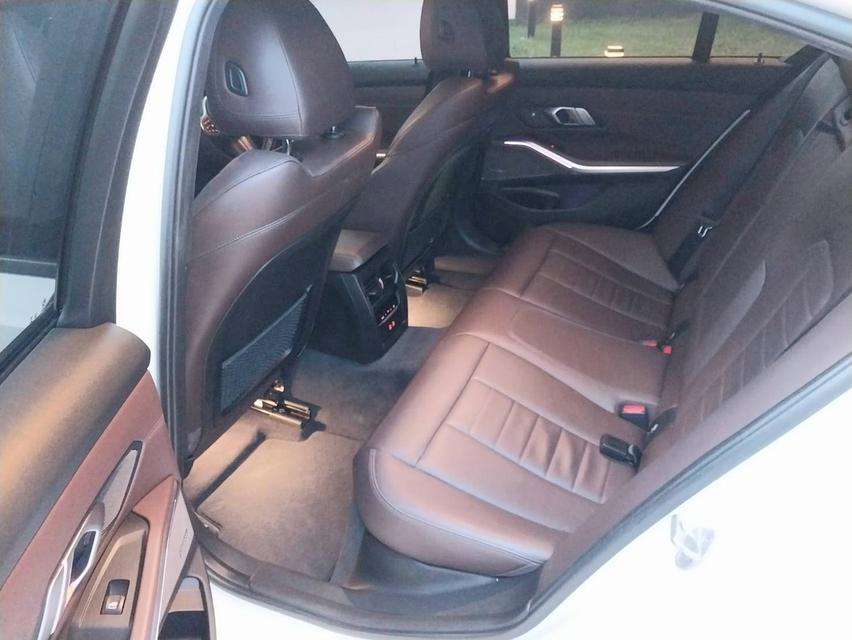 BMW 330e M-Sport 2021 ราคา 1,295,000.- 12