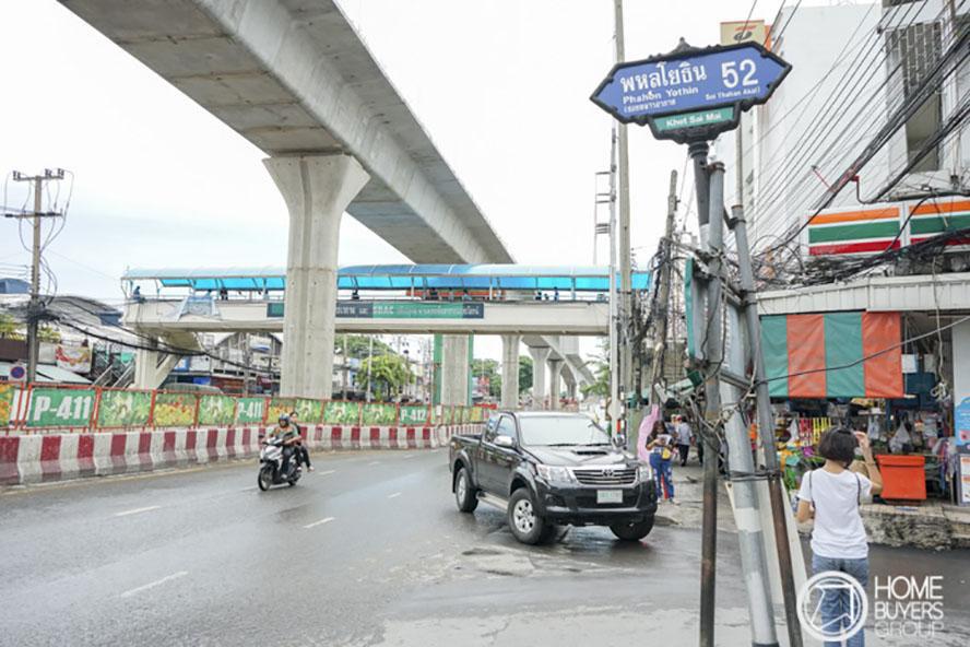 โครงการแฟลตสะพานใหม่ ห้องชุดเลขที่ 47/5/306 ชั้นที่ 3 ถนนพหลโยธิน ซอยพหลโยธิน 52 คลองถนน เขตบางเขน