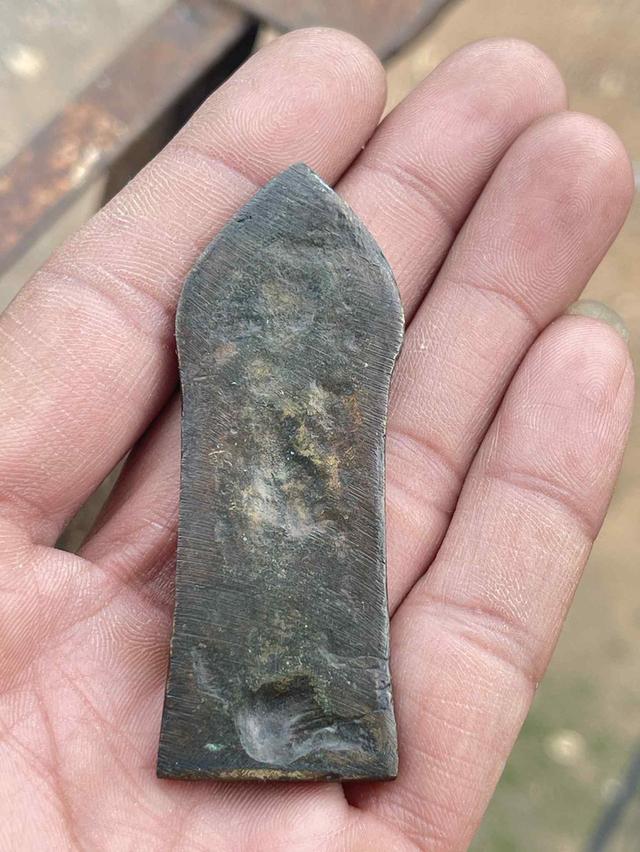 เหรียญหล่อทราวดีรุ่นเเรก วัดดงสัก หลวงปู่หมั่น เปิดไว้ 4500 2