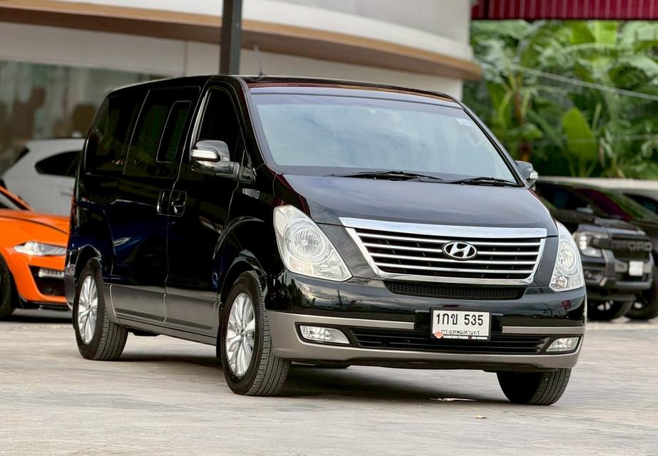 ปี 2012 HYUNDAI GRAND STAREX, 2.5 VIP โฉม ปี10-18 สีดำ เกียร์ออโต้ ดีเซล 
