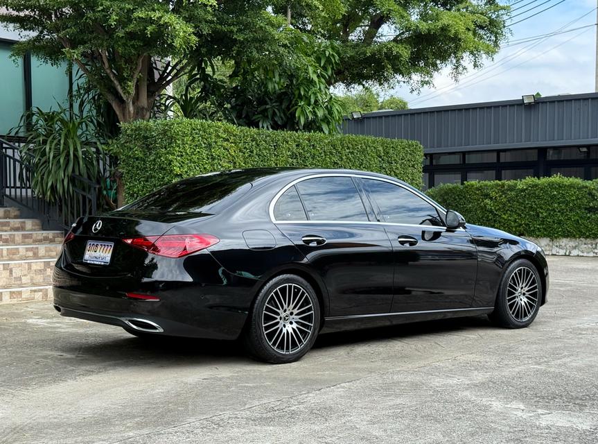 2023 BENZ C220D W206 รถมือเดียวออกป้ายแดง รถวิ่งน้อย เข้าศูนย์ทุกระยะ ไม่เคยมีอุบัติเหตุ วารันตียังเหลืออีกนานครับ 3