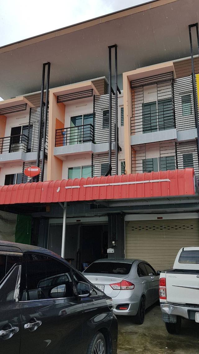 ขายอาคารพาณิชย์ ในนิคมปลวกแดง  ต.ปลวกแดง  จ.ระยอง  3 ชั้น  16.5 ตรว.  ขายราคา 4.1 ล้านบาท  สนใจติดต่อ 085-1210072 Line ID : kingrice79 1