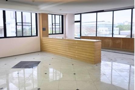 ขายอาคารพาณิชย์ 6 ชั้นครึ่งหลังมุม 37 ตรว. 500 ตร.ม. พร้อมลิฟท์ วิภาวดีซอย 2 สภาพดีพร้อมใช้งาน ใกล้มหาวิทยาลัยหอการค้าไท 5