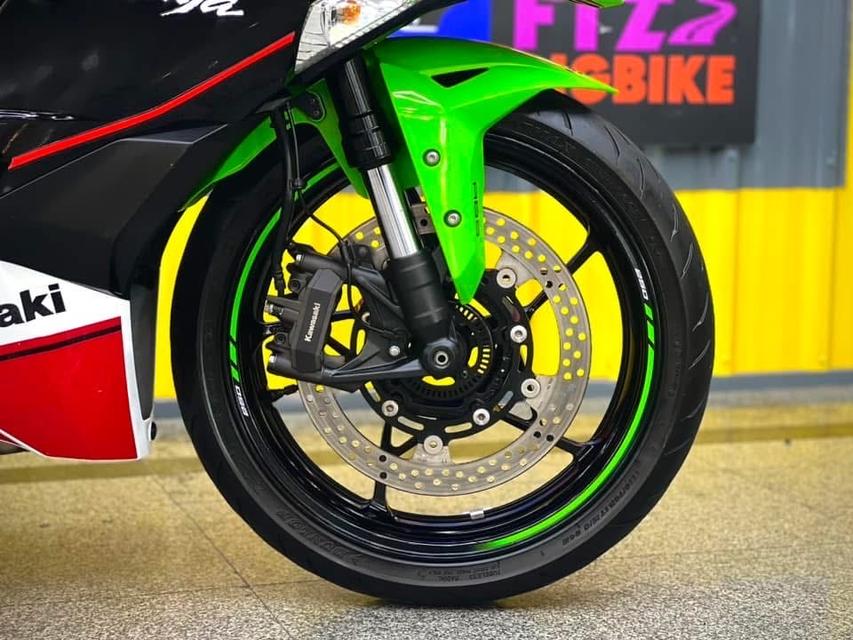 Kawasaki Ninja ZX-25R มือสอง 6